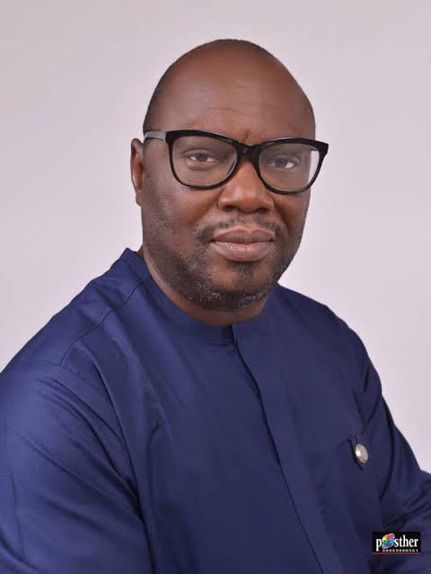 Dr  Max Nwabueze Amuchie is a Scholar Journalist and Media CEO, and Lead Researcher at the Sundiata Post Intelligence Unit, Abuja  An Expert Member and Peer Reviewer at ScienceOpen, he is a member of the League of Nigerian Columnists 